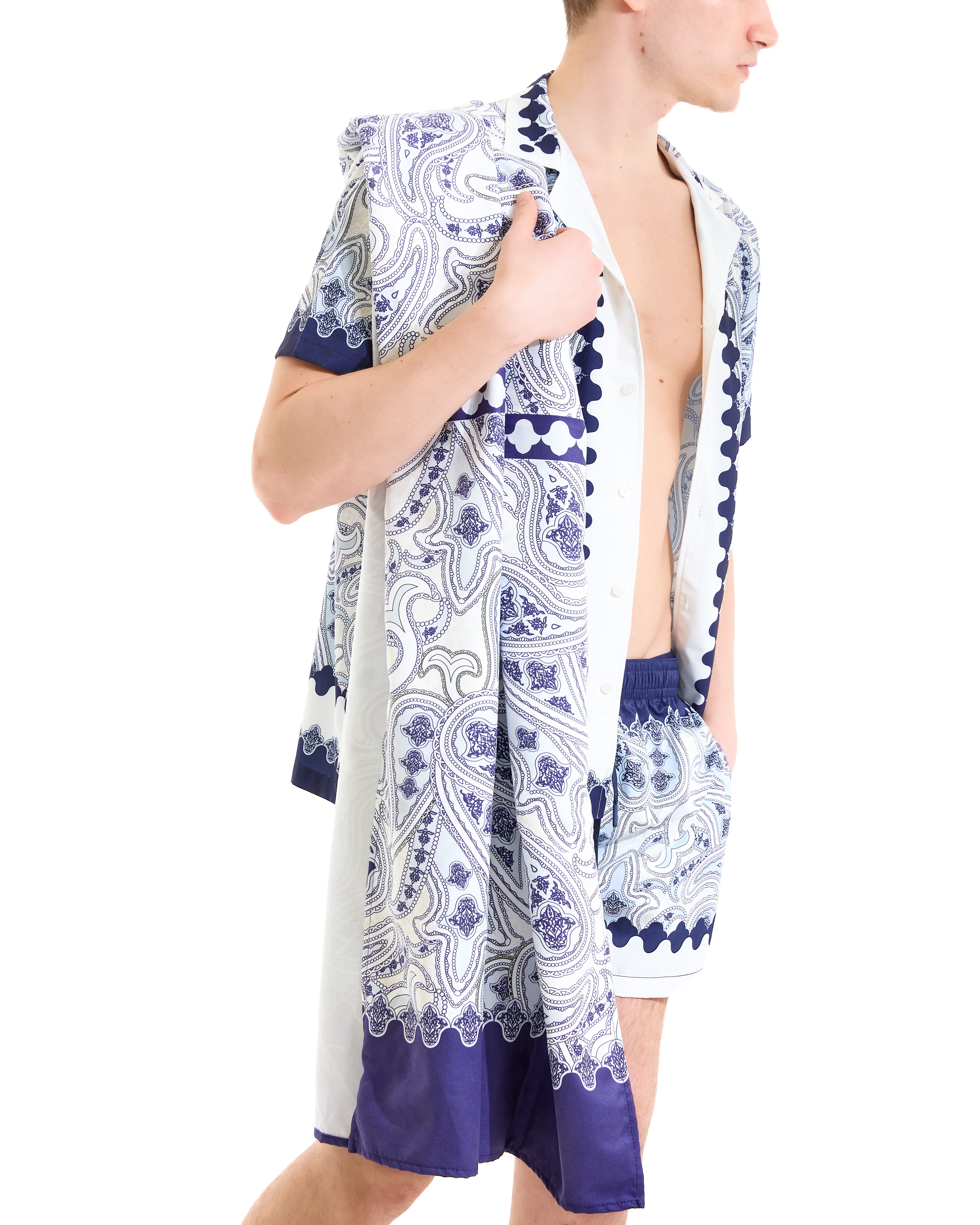 Bowling shirt with arabesque paisley print